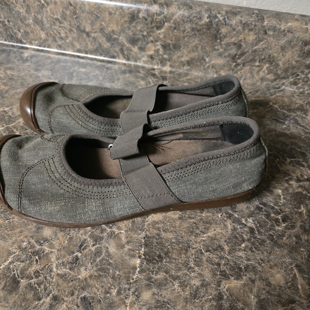 Keen Sienna Women's 9 Gray/Black Canvas Mary Jane Shoes Slip On Cap Toe